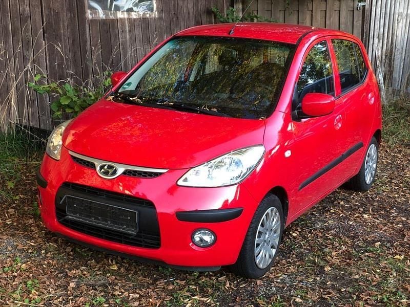 Gebraucht Hyundai i10 Classic 67 PS (49 kW) 2010 Rot Kleinwagen