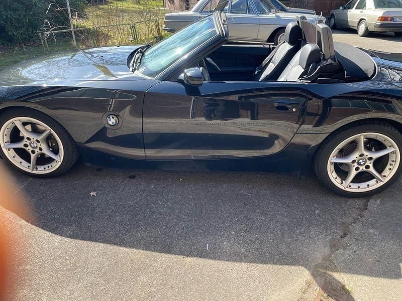 Second-hand BMW Z4 Performance 231 CP (169 kW) 2003 Negru Cabrio