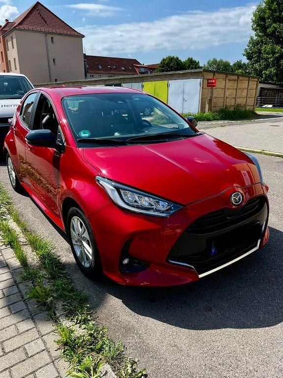 Rot Gebraucht 2022 Mazda 2 Limousine | 18.399 € (Fairer Preis) - Bild 1/4