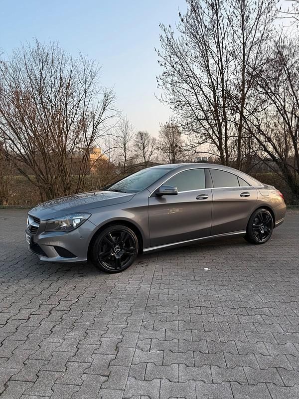 Gebraucht Mercedes CLA200 136 PS (100 kW) 2015 Grau Limousine