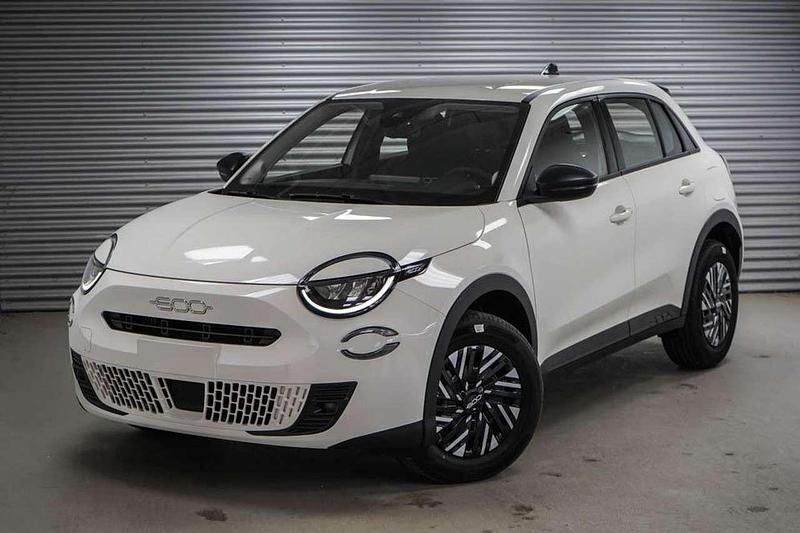 Neu Fiat 600 110 PS (80 kW) 2025 Gelato weiãÿ metallic () SUV