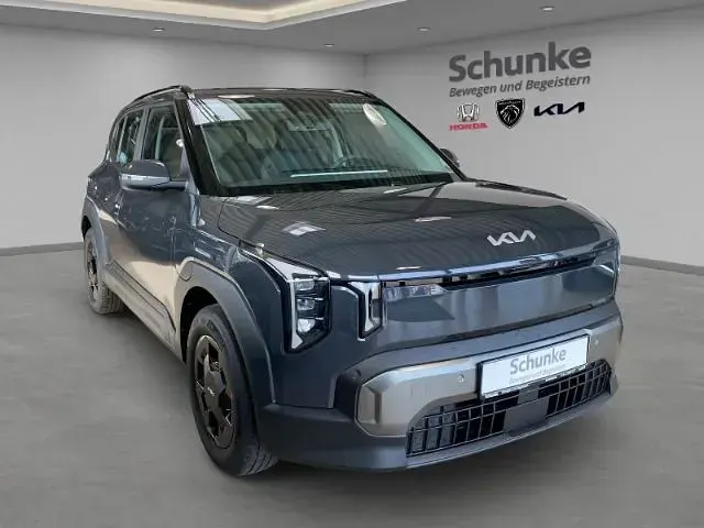 Neu Kia EV2 Air 108 kW (147 PS) 2026 Grau SUV