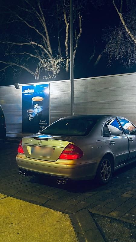 Gebraucht Mercedes E200 163 PS (119 kW) 2005 Silber Limousine