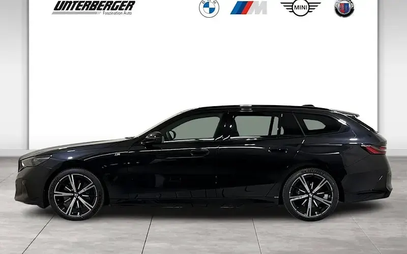Gebraucht BMW 540 M Sport 303 PS (222 kW) 2025 Schwarz Kombi