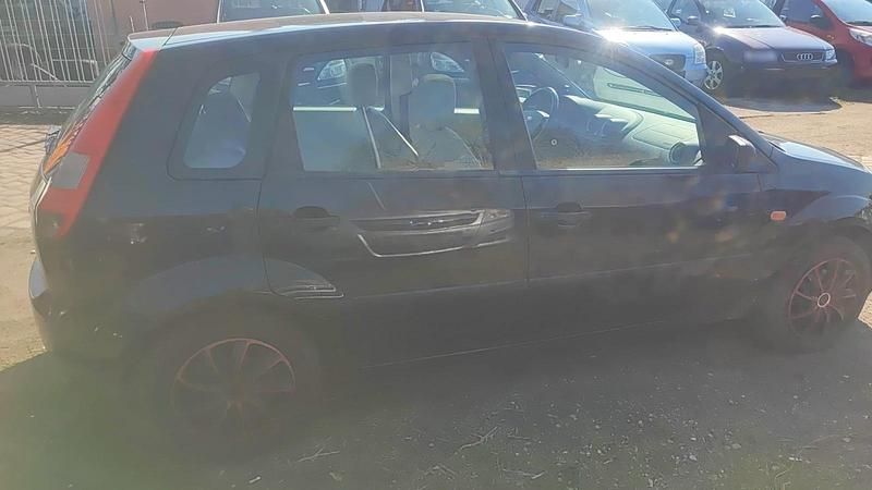 Gebraucht Ford Fiesta 69 PS (50 kW) 2002 Schwarz Kleinwagen