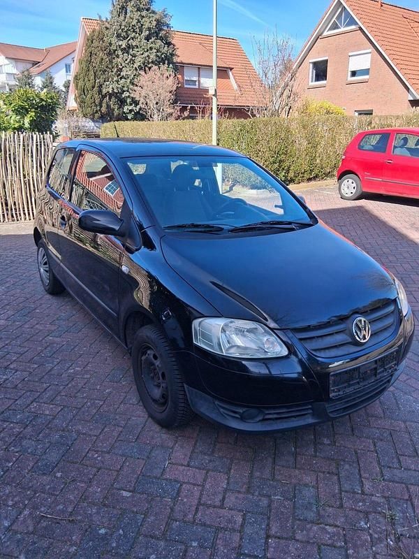 Gebraucht VW Fox 54 PS (39 kW) 2008 Schwarz Kleinwagen