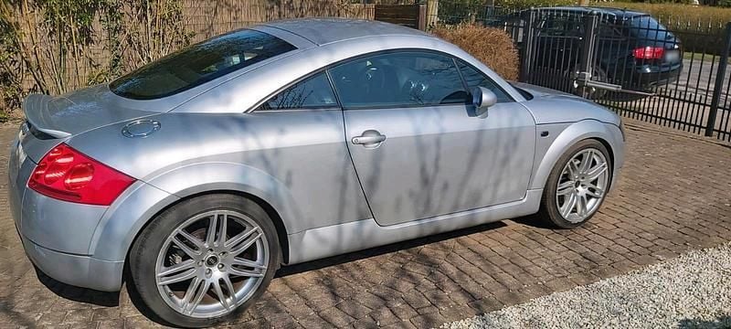 Gebraucht Audi TT Design 180 PS (132 kW) 1998 Silber Coupé