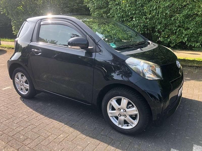 Schwarz Gebraucht 2009 Toyota iQ Kleinwagen | 4.000 € (Fairer Preis) - Bild 1/4