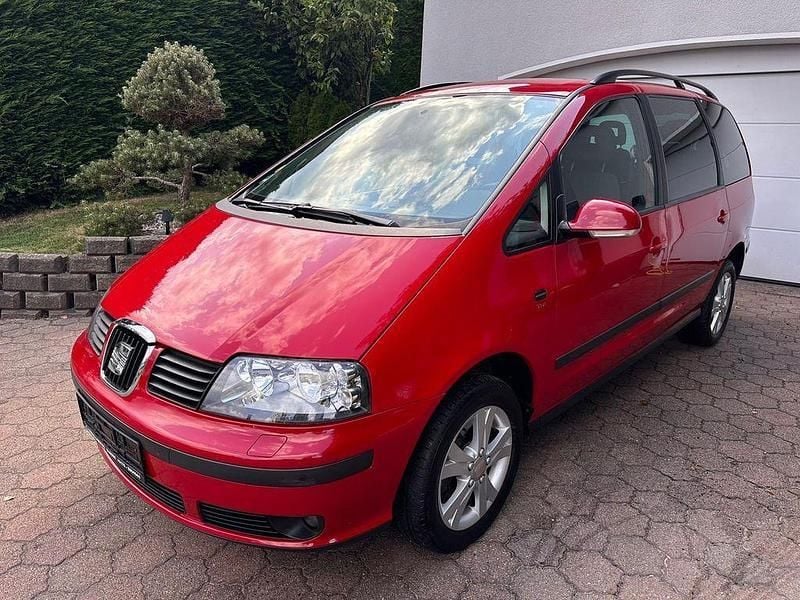 Rot Gebraucht 2009 Seat Alhambra Vigo Van / Kleinbus | 6.250 € (Teuer) - Bild 1/4