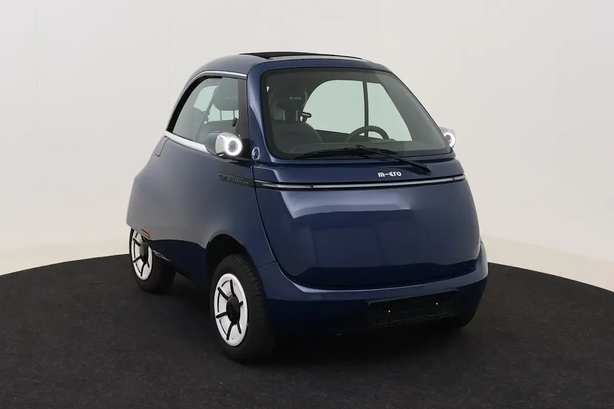 Gebraucht Micro Microlino 13 kW (18 PS) 2024 Blau (atlantis blue) Kleinwagen