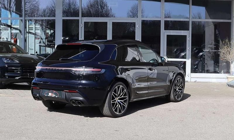 Gebraucht Porsche Macan 265 PS (194 kW) 2023 Tiefschwarzmetallic SUV