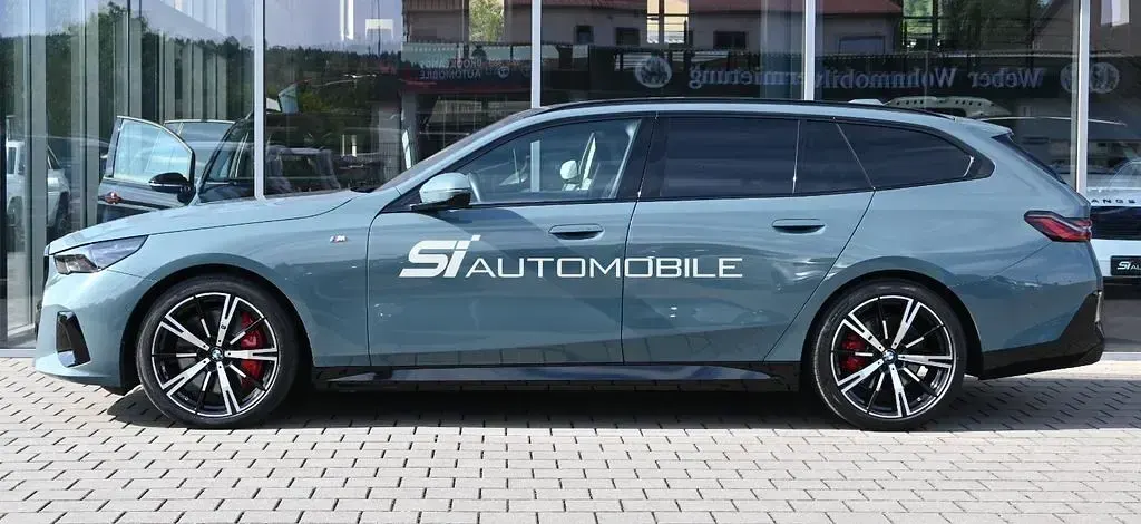Gebraucht BMW 540 M Sport 303 PS (222 kW) 2025 Cape york gruen metallic Kombi