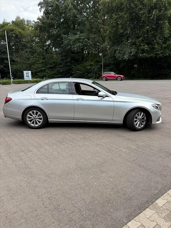 Gebraucht Mercedes E200 184 PS (135 kW) 2018 Silber Limousine