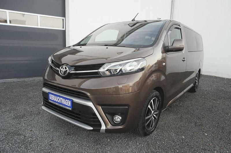 Braun Gebraucht 2017 Toyota Proace Verso Comfort Kombi | 24.900 € (Fairer Preis) - Bild 1/4