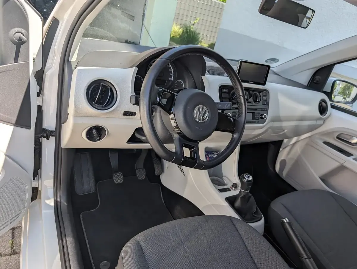 Gebraucht VW up! move up! 75 PS (55 kW) 2016 Weiß Kleinwagen