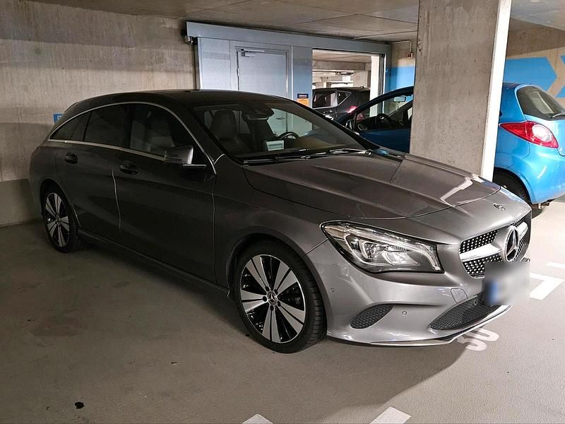 Gebraucht Mercedes CLA220 170 PS (125 kW) 2018 Grau Limousine