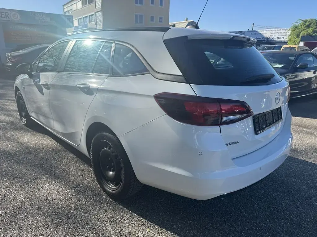 Usado Opel Astra Edition 105 HP (77 kW) 2021 Carrinha