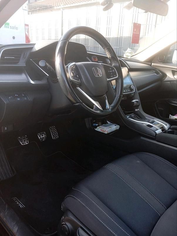 Gebraucht Honda Civic 120 PS (88 kW) 2018 Schwarz Limousine