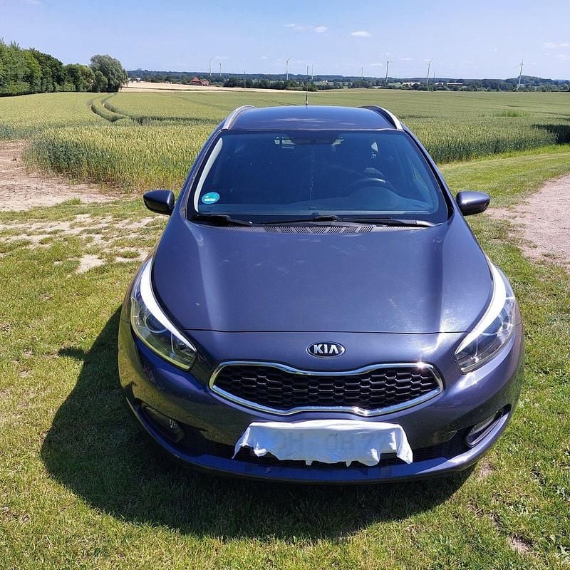 Blau Gebraucht 2013 Kia Ceed Kombi | 7.000 € (Guter Preis) - Bild 1/4