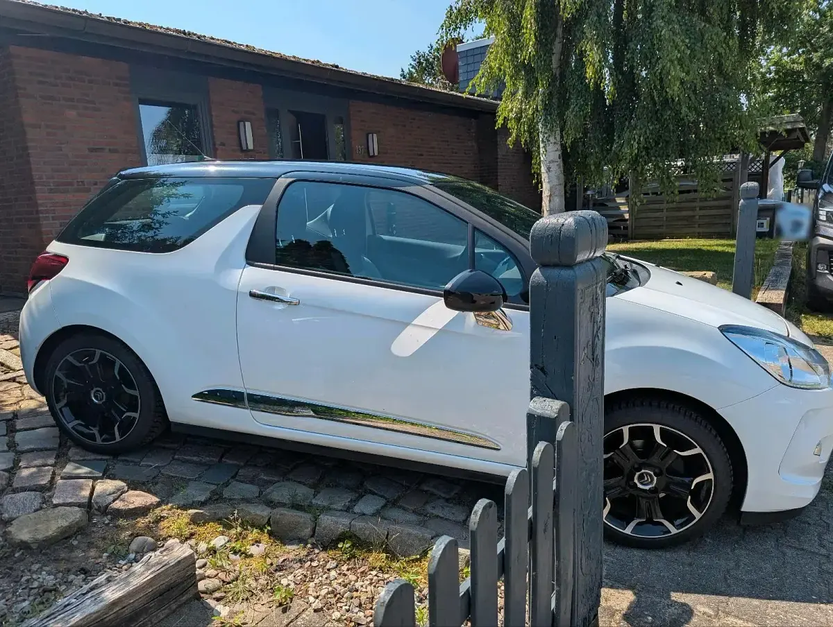 Gebraucht Citroën DS3 Chic 82 PS (60 kW) 2015 Weiß Limousine
