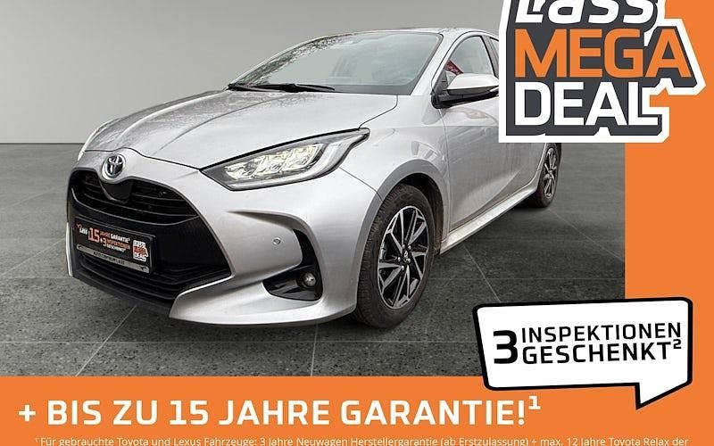 Silber Gebraucht 2022 Toyota Yaris Hybrid Team Limousine | 20.980 € (Fairer Preis) - Bild 1/4