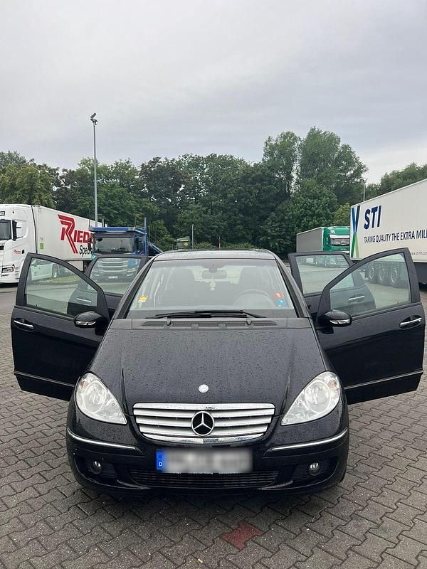 Schwarz Gebraucht 2007 Mercedes A180 Kleinwagen | 1.900 € (Fairer Preis) - Bild 1/4