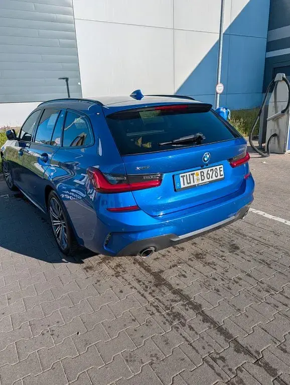 Gebraucht BMW 330e M Sport 292 PS (214 kW) 2022 Blau Kombi