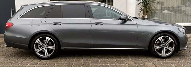 Gebraucht Mercedes E200 Avantgarde 184 PS (135 kW) 2017 Grau Kombi