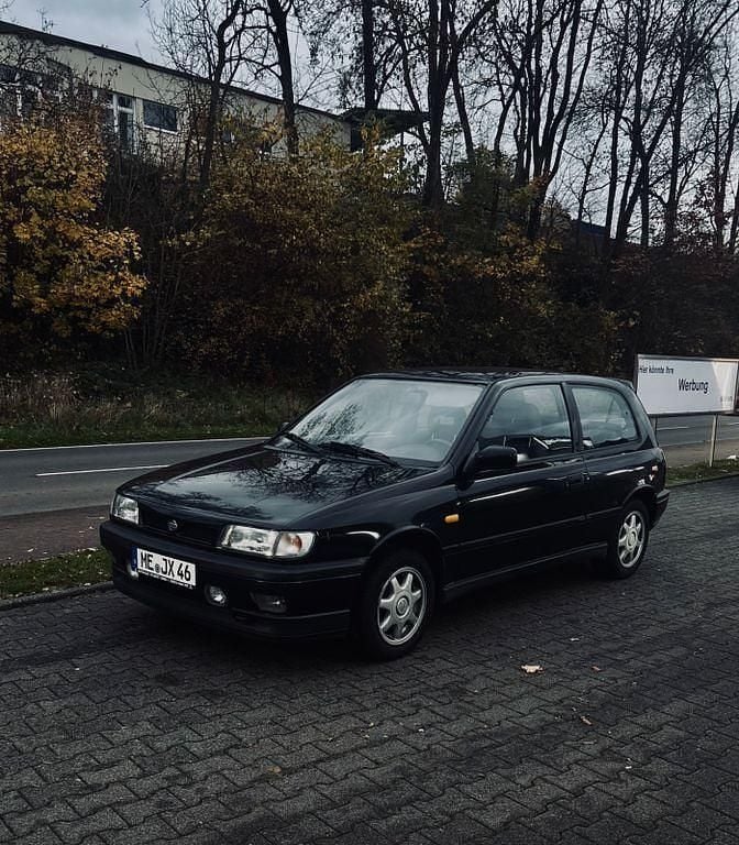 Gebraucht Nissan Sunny 143 PS (105 kW) 1991 Schwarz Kleinwagen