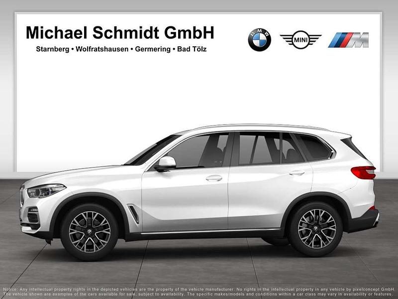 Gebraucht BMW X5 M M Sport 530 PS (389 kW) 2023 Mineralweiß (metallic) SUV