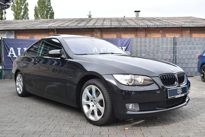 Schwarz Gebraucht 2007 BMW 330 Comfort Edition Coupé | 10.490 € (Fairer Preis) - Bild 1/3