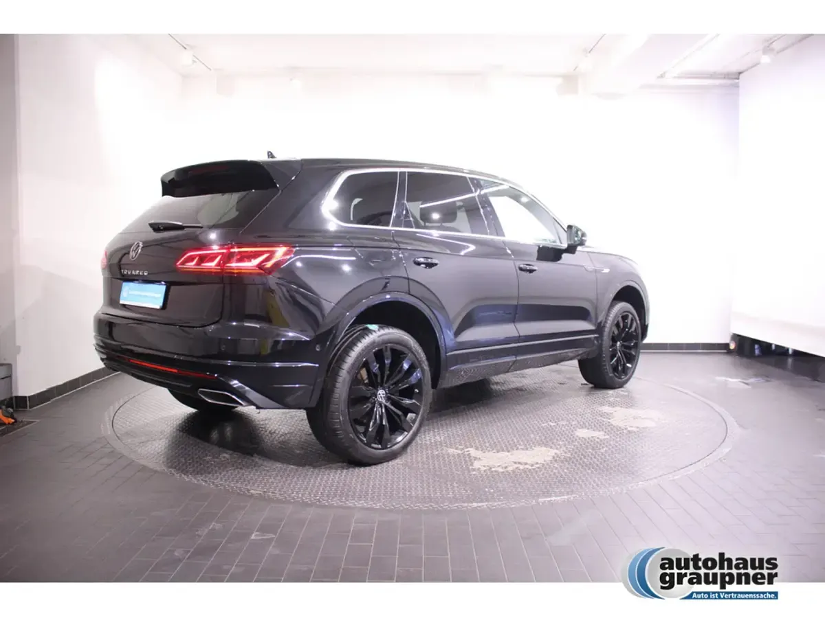 Gebraucht VW Touareg Atmosphere 286 PS (210 kW) 2023 Schwarz SUV