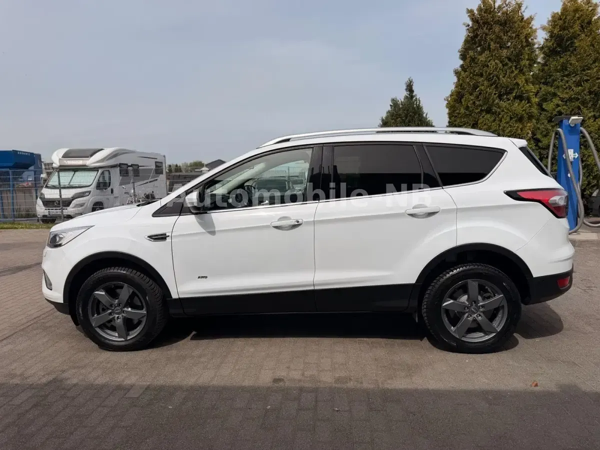 Używany Ford Kuga Titanium 179 KM (131 kW) 2019 Biały SUV