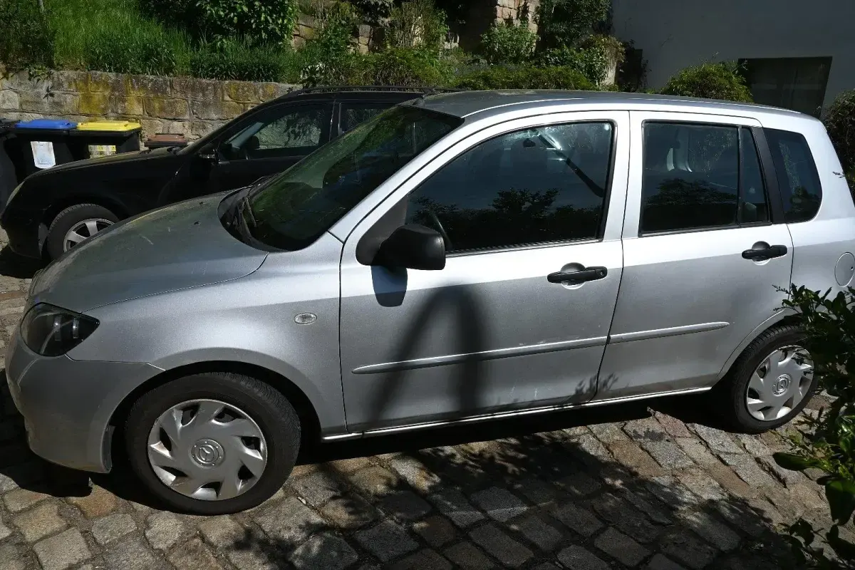Usata Mazda 2 55 CV (40 kW) 2006 Argento Utilitaria