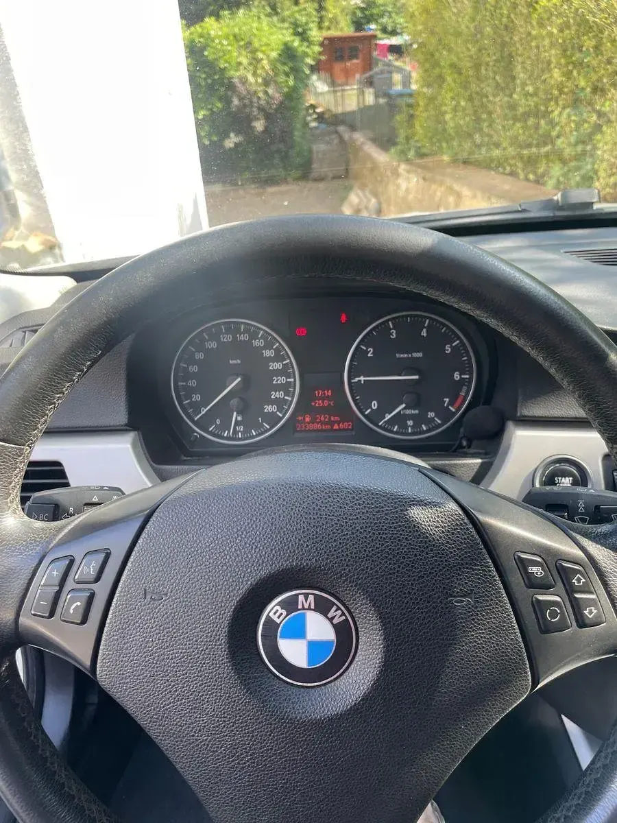 Gebraucht BMW 318 143 PS (105 kW) 2009 Weiß Kombi