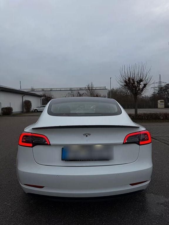 Gebraucht Tesla Model 3 Standard Range Plus 239 kW (325 PS) 2021 Weiß Limousine