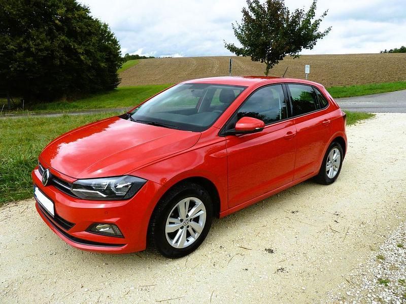 Rot Gebraucht 2018 VW Polo Comfortline Limousine | 12.299 € (Fairer Preis) - Bild 1/4