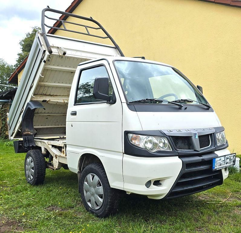 Weiß Gebraucht 2012 Piaggio Porter | 9.500 € - Bild 1/4