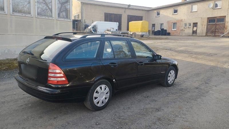 Second-hand Mercedes C180 Elegance 143 CP (105 kW) 2006 Negru Break