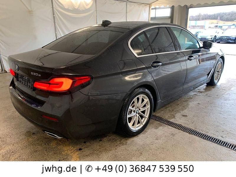Gebraucht BMW 530 292 PS (214 kW) 2022 Grau Limousine