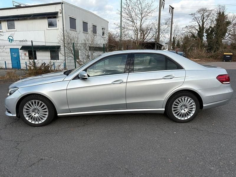 Gebraucht Mercedes E200 184 PS (135 kW) 2014 Silber Limousine