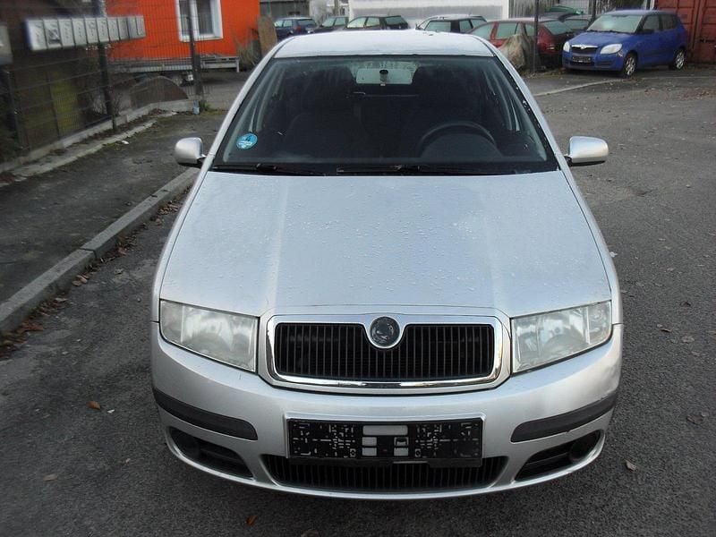 Gebraucht Skoda Fabia Ambiente 55 PS (40 kW) 2005 Silber Limousine