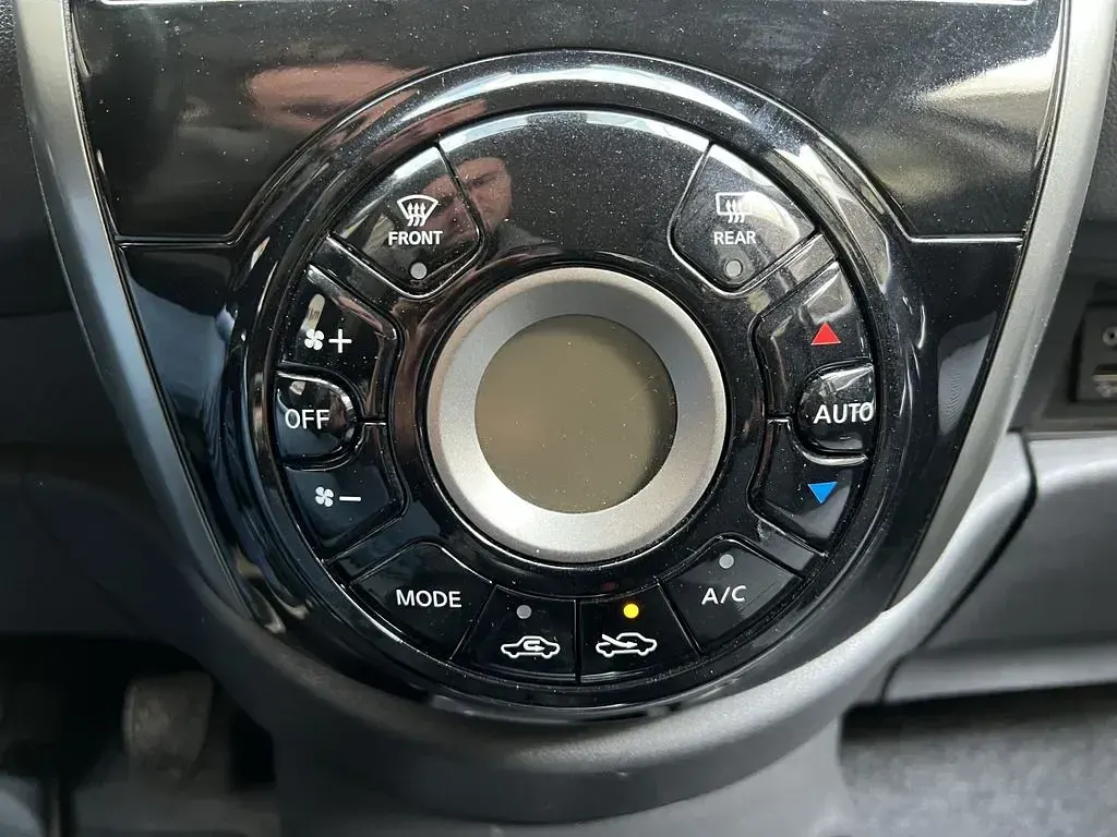 Gebraucht Nissan Micra Acenta 80 PS (58 kW) 2017 Schwarz Kleinwagen