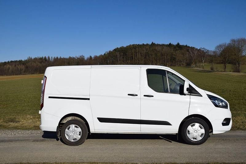 Gebraucht Ford Transit Custom Trend 131 PS (96 kW) 2021 Weiß Van / Kleinbus