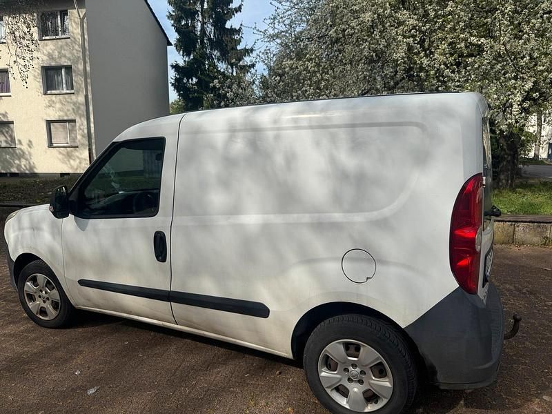 Second-hand Opel Combo 90 CP (66 kW) 2012 Alb Monovolum