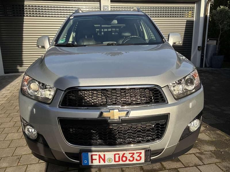 Gebraucht Chevrolet Captiva LTZ 184 PS (135 kW) 2011 Argon silber/ice silver (m2) SUV