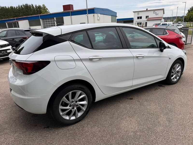 Gebraucht Opel Astra 122 PS (89 kW) 2019 Weiß Limousine