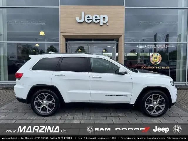 Weiss Gebraucht 2020 Jeep Grand Cherokee Overland SUV | 31.890 € (Fairer Preis) - Bild 1/4
