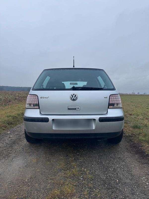 Gebraucht VW Golf IV 105 PS (77 kW) 2001 Silber Kleinwagen