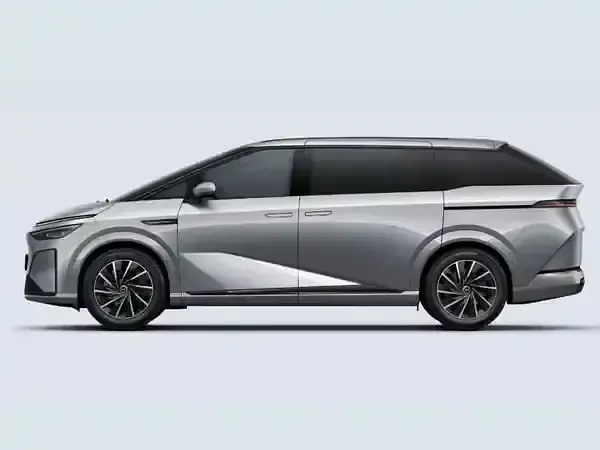 Neu XPENG X9 235 kW (320 PS) 2026 Silber frost silver Van / Kleinbus